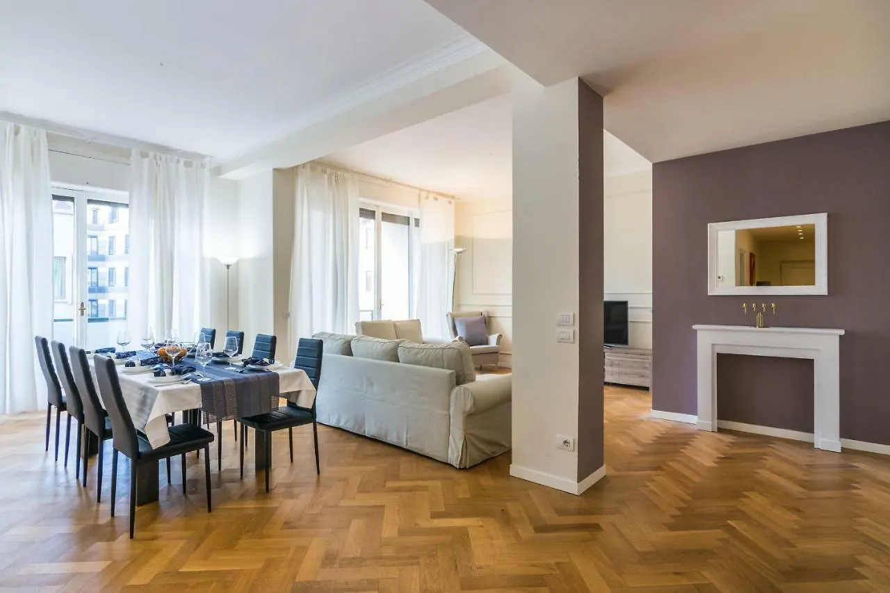 Hemeras Boutique Homes - Large Design Apartment Near Duomo Cathedral Milão Itália