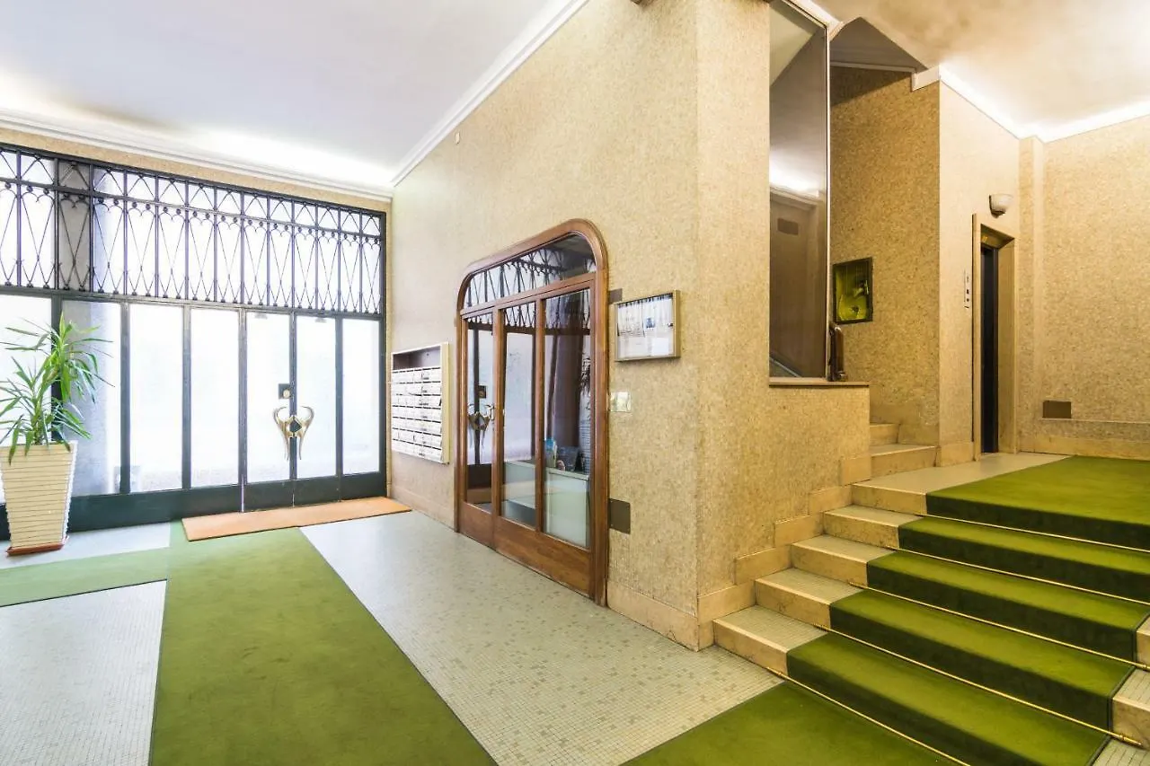 Hemeras Boutique Homes - Large Design Apartment Near Duomo Cathedral Milão