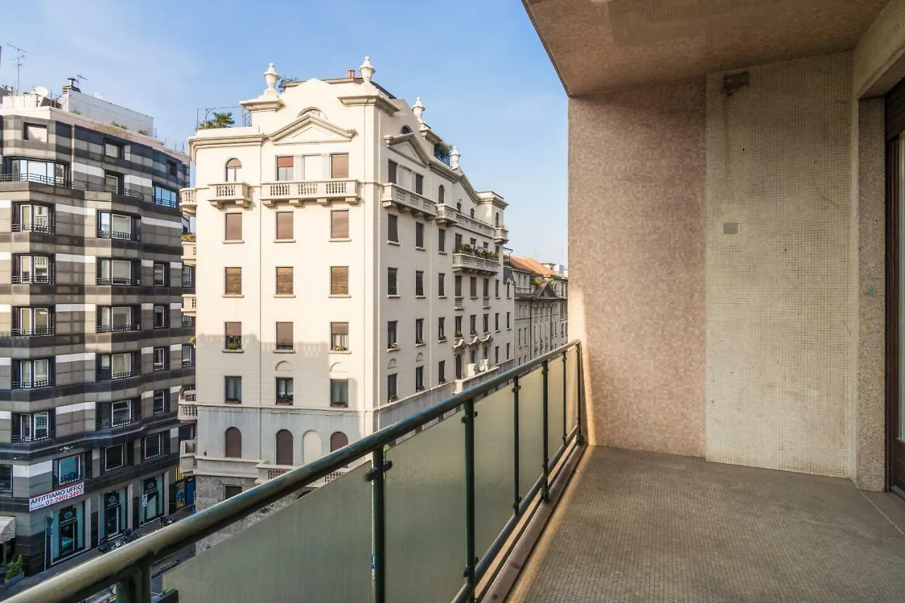 Hemeras Boutique Homes - Large Design Apartment Near Duomo Cathedral Milão